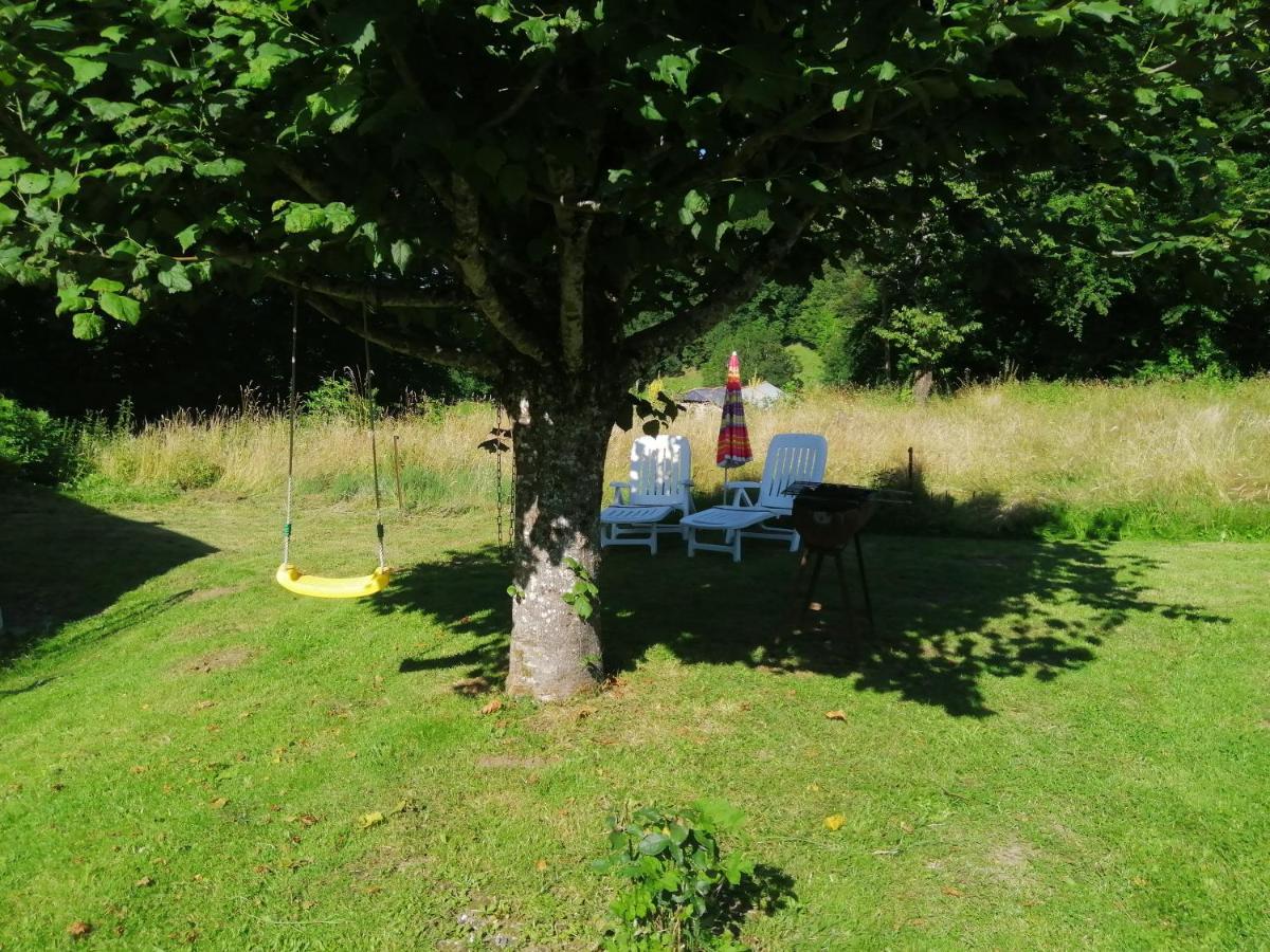 Marmanhac Maison A La Campagne Au Coeur Du Cantal Dept 15 מראה חיצוני תמונה